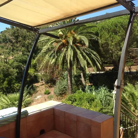 La Terrasse De La Ξενοδοχείο με διαμερίσματα *